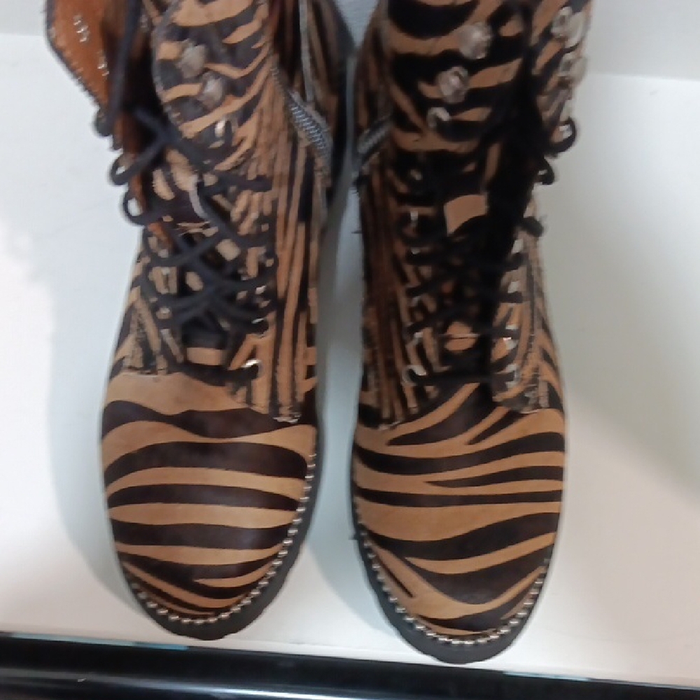 Aqua Zebra Print Women's Boots Size 10 - Picture 8 of 12